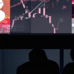 Bitcoin en caída: Precio se desploma por tensiones económicas