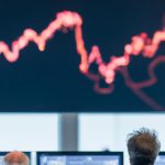 Bitcoin cae drásticamente tras selloff global y nuevas tarifas